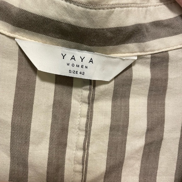 Euc Yaya blouse - Picture 2 of 4